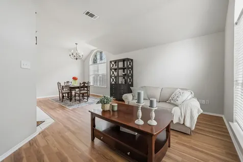 3704 Kissman Drive Austin TX 78728