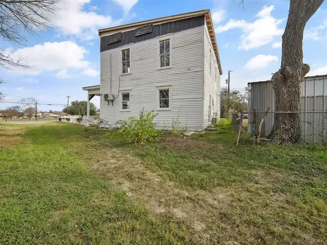 901 N Saint Joseph Street Gonzales TX 78629