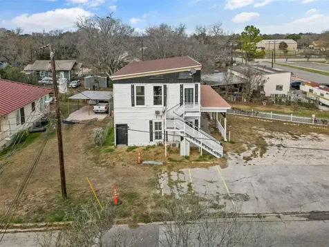 901 N Saint Joseph Street Gonzales TX 78629