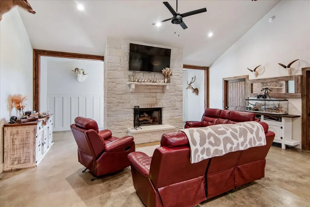 3411 Concho Trail Kingsland TX 78639
