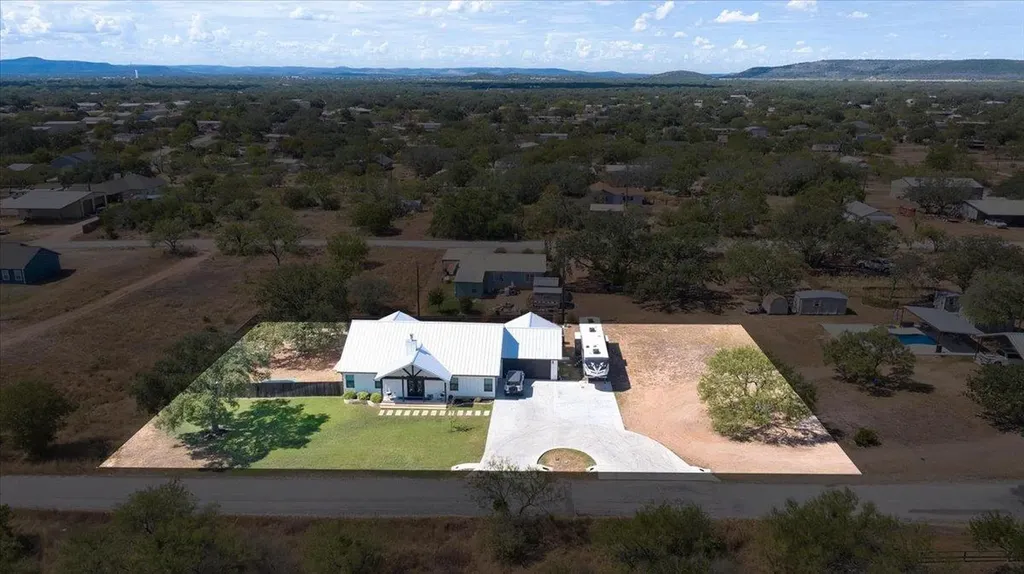 3411 Concho Trail Kingsland TX 78639