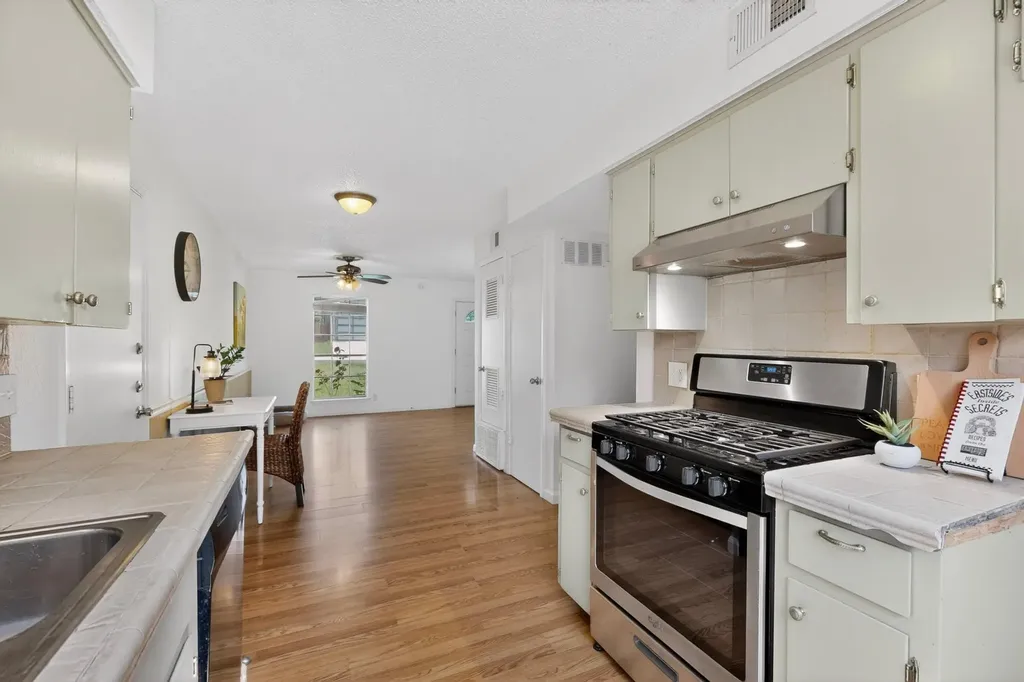 6407 Cannonleague Drive Austin TX 78745