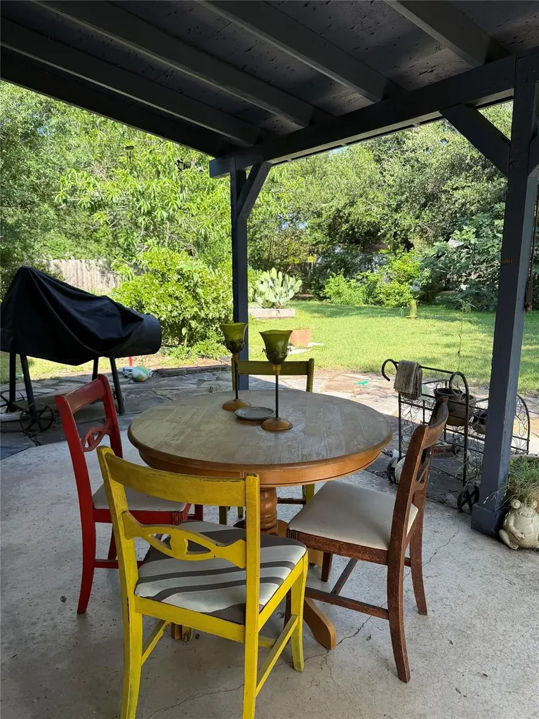 9511 Meadowheath Drive Austin TX 78729