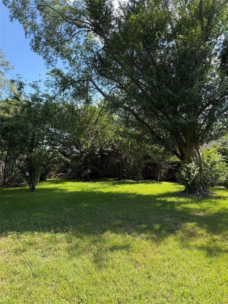 9511 Meadowheath Drive Austin TX 78729