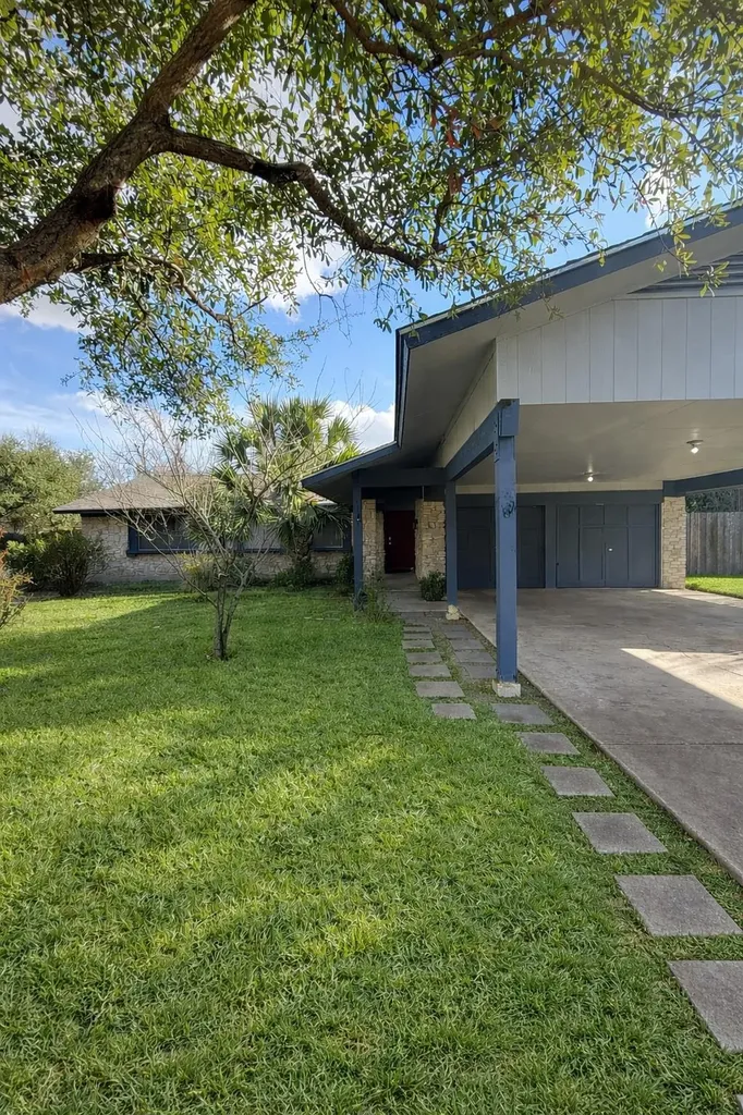 9511 Meadowheath Drive Austin TX 78729