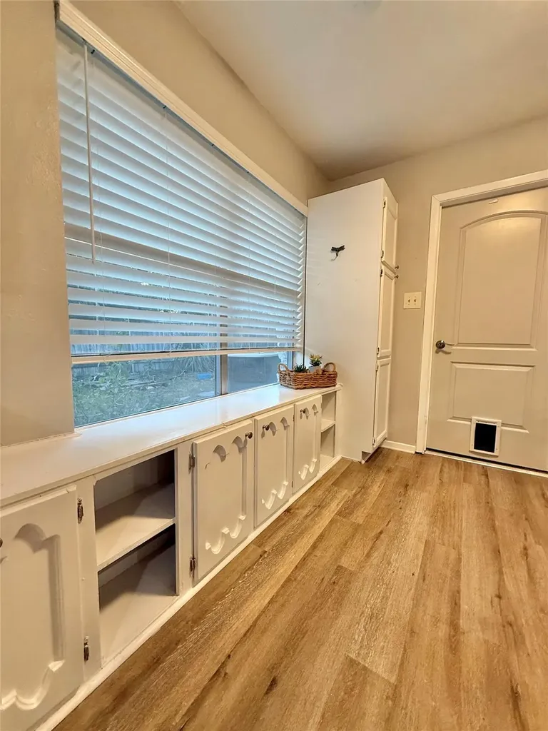9511 Meadowheath Drive Austin TX 78729