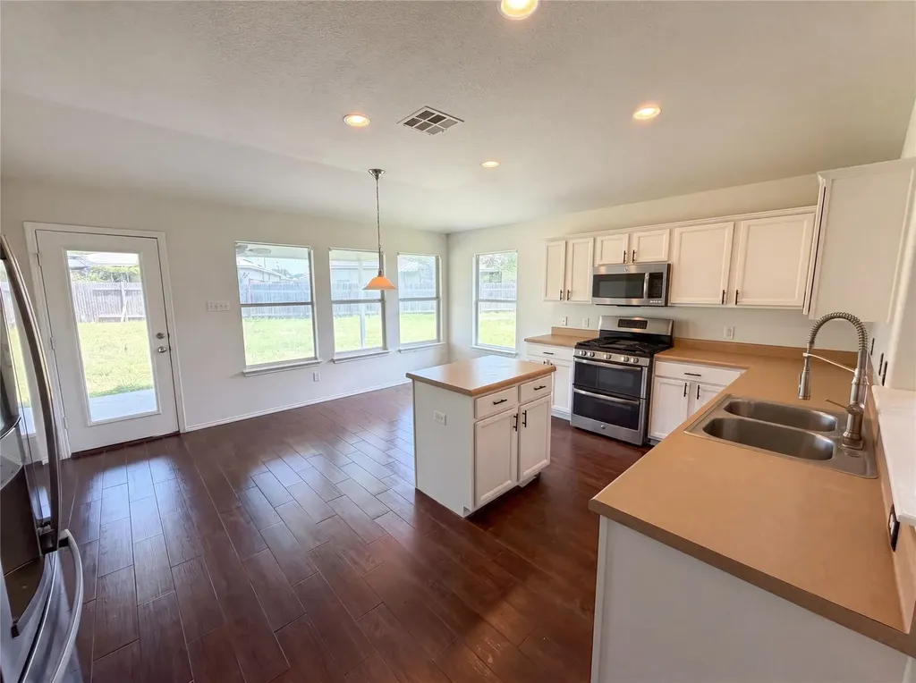 12816 Wooly Bucket Cove Elgin TX 78621