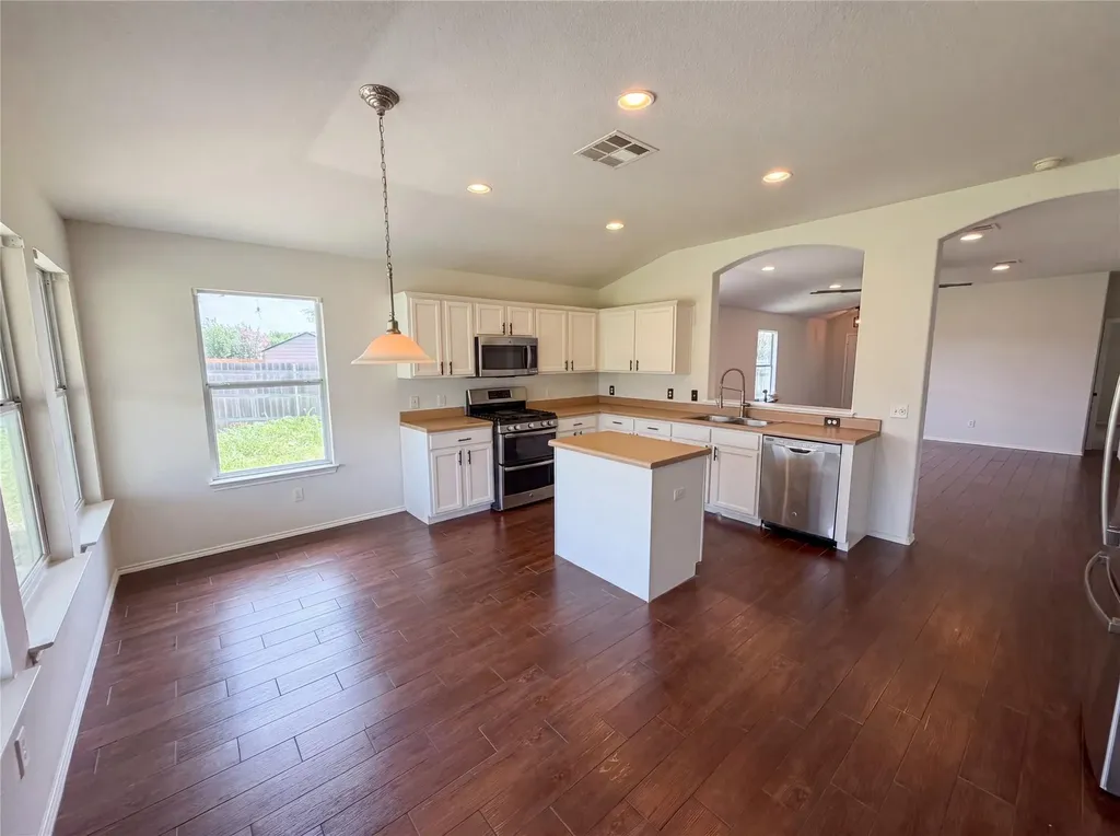 12816 Wooly Bucket Cove Elgin TX 78621