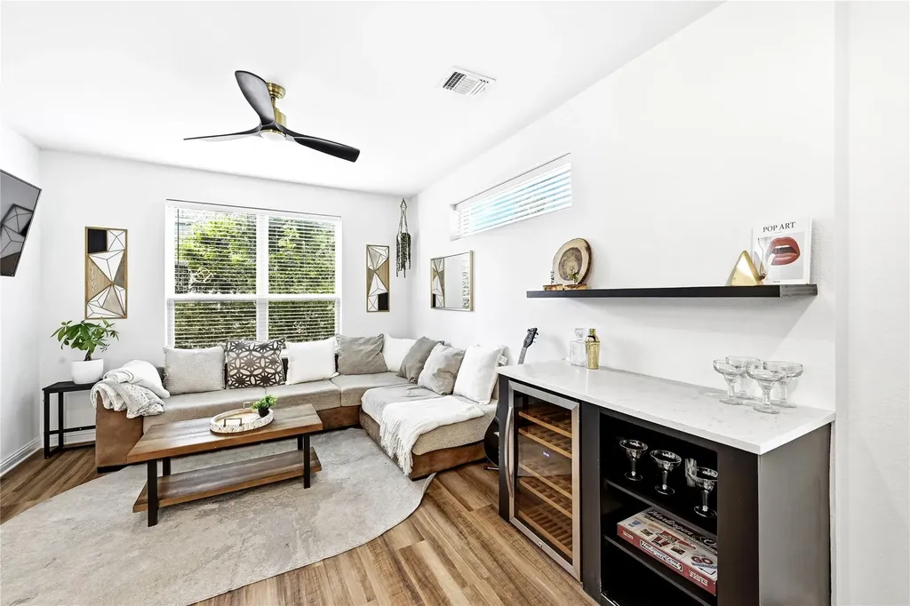 8009 Mellencamp Drive Austin TX 78744