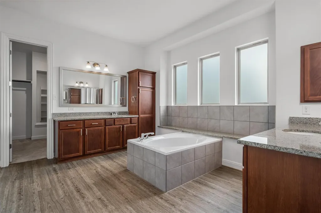 2225 Lucky Cove Leander TX 78641