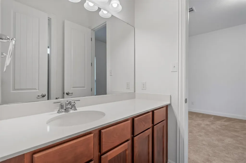 2225 Lucky Cove Leander TX 78641