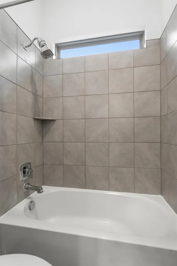 2225 Lucky Cove Leander TX 78641