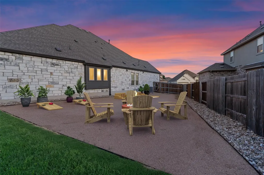2225 Lucky Cove Leander TX 78641