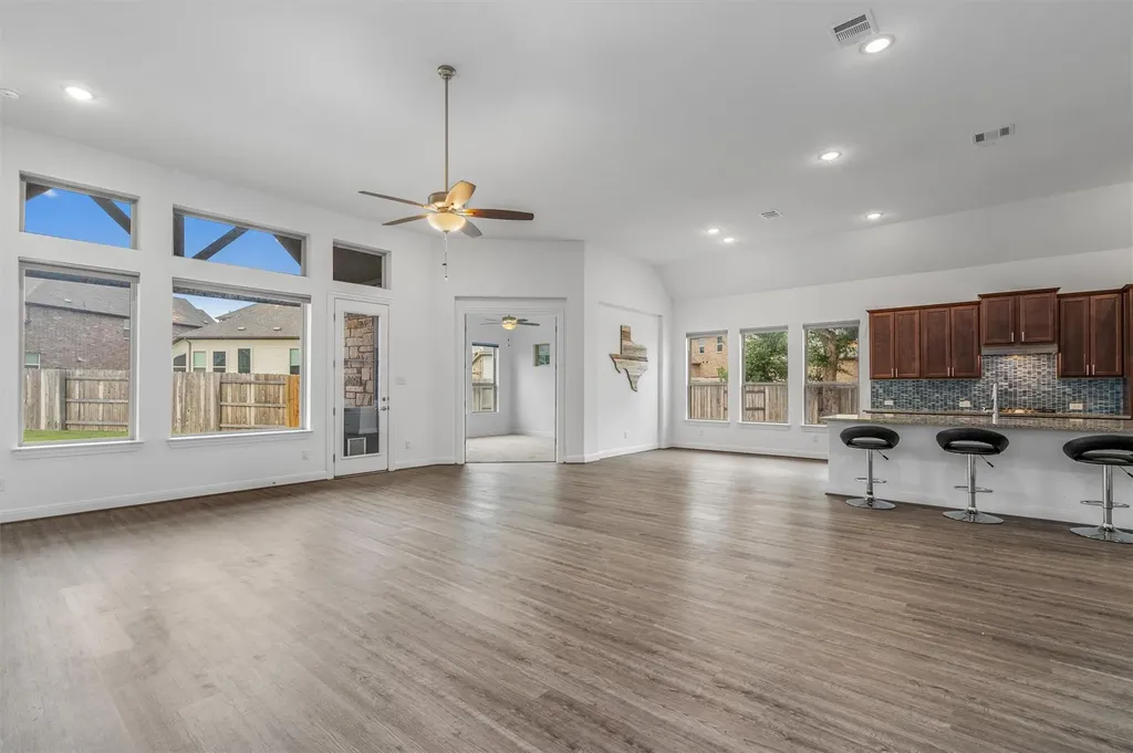 2225 Lucky Cove Leander TX 78641