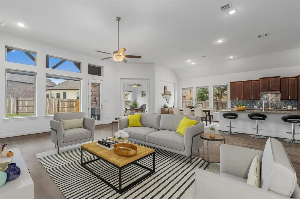 2225 Lucky Cove Leander TX 78641