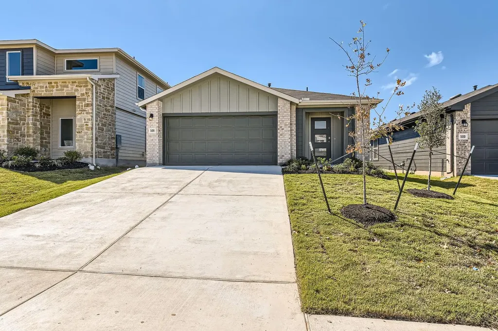 508 Gladiola Loop Kyle TX 78640