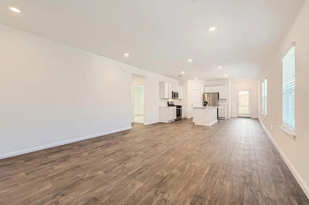 508 Gladiola Loop Kyle TX 78640