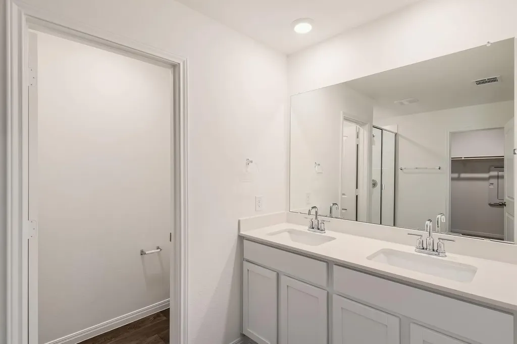 508 Gladiola Loop Kyle TX 78640