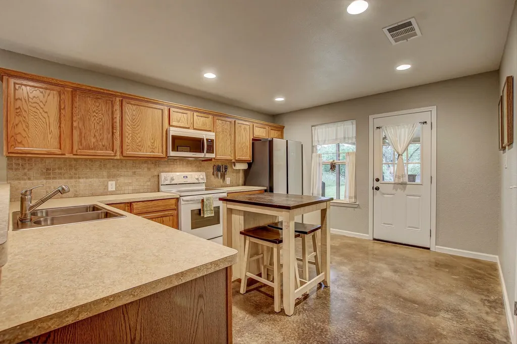 153 Hill Drive Marble Falls TX 78654