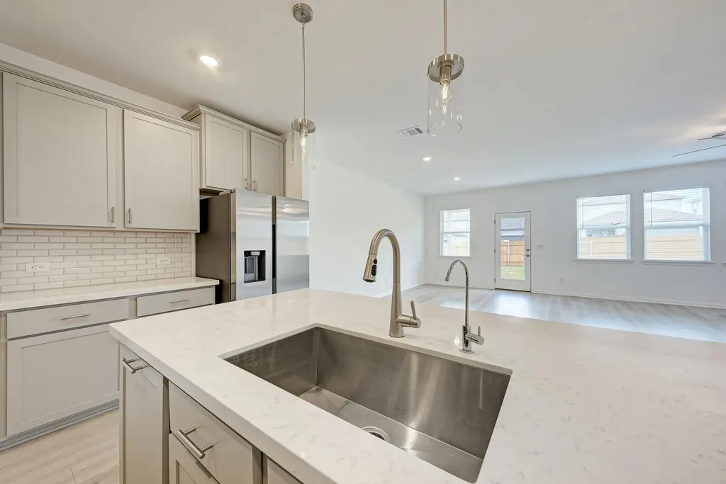 345 Andesite Trail Liberty Hill TX 78642