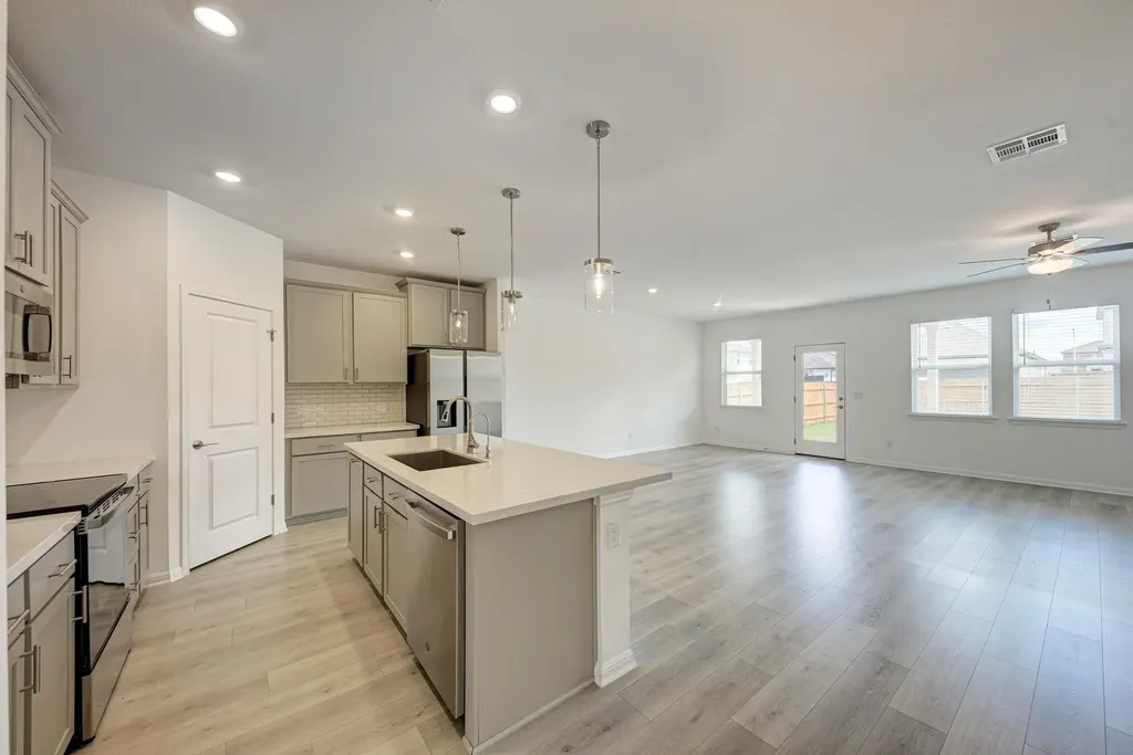 345 Andesite Trail Liberty Hill TX 78642