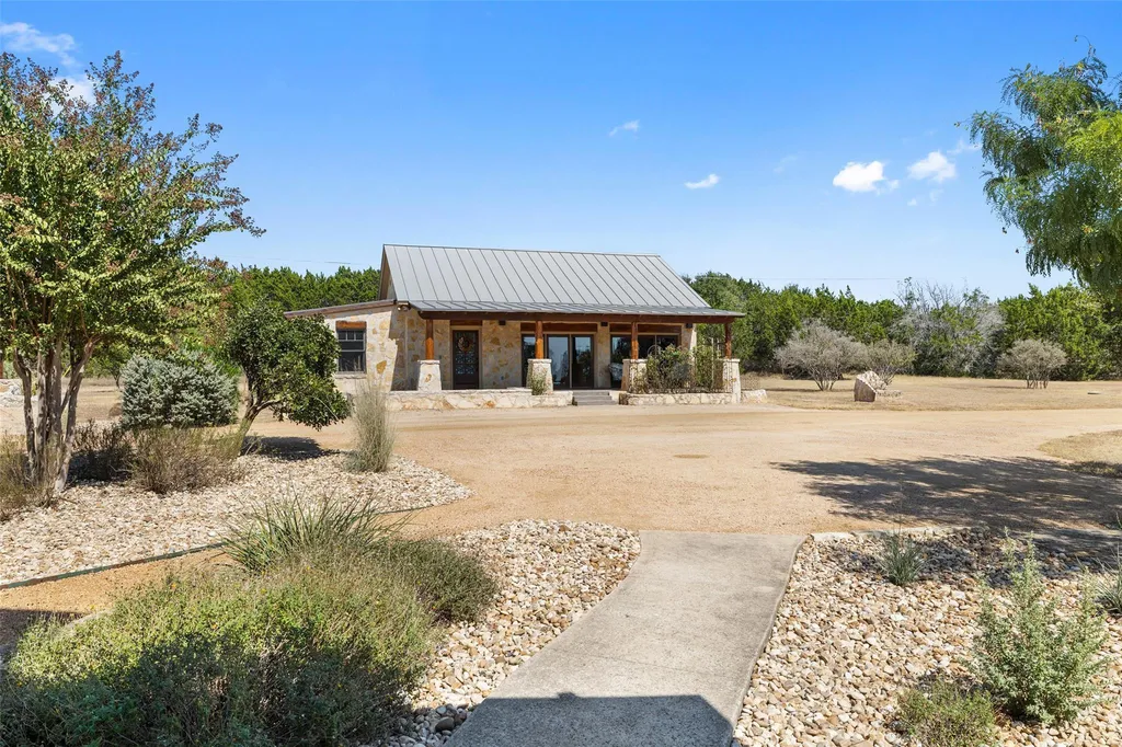 1120 Canyon View Road Dripping Springs TX 78620