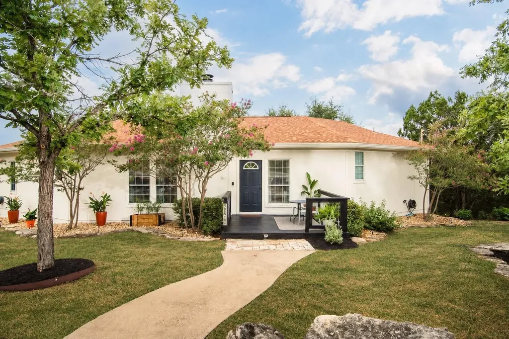 21900 Moulin Drive Spicewood TX 78669