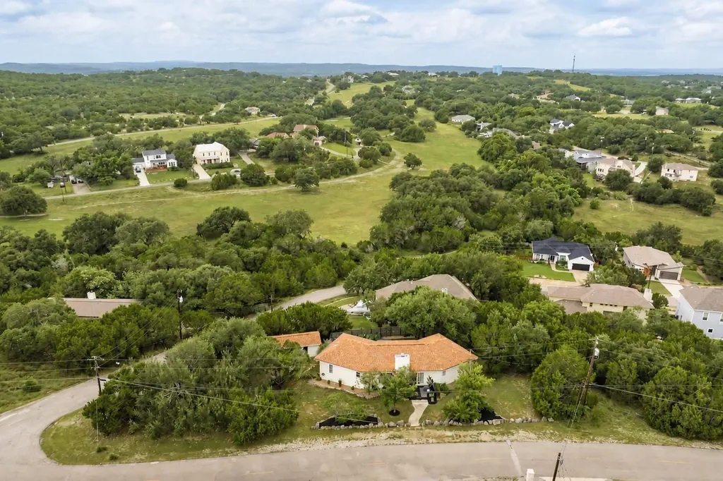 21900 Moulin Drive Spicewood TX 78669