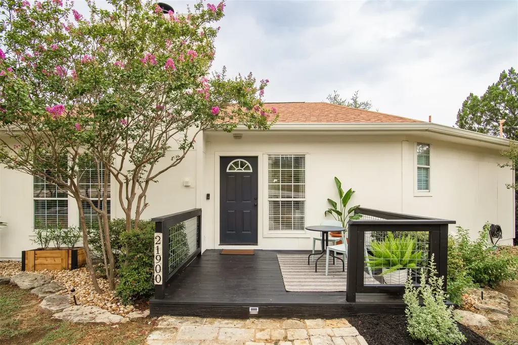 21900 Moulin Drive Spicewood TX 78669