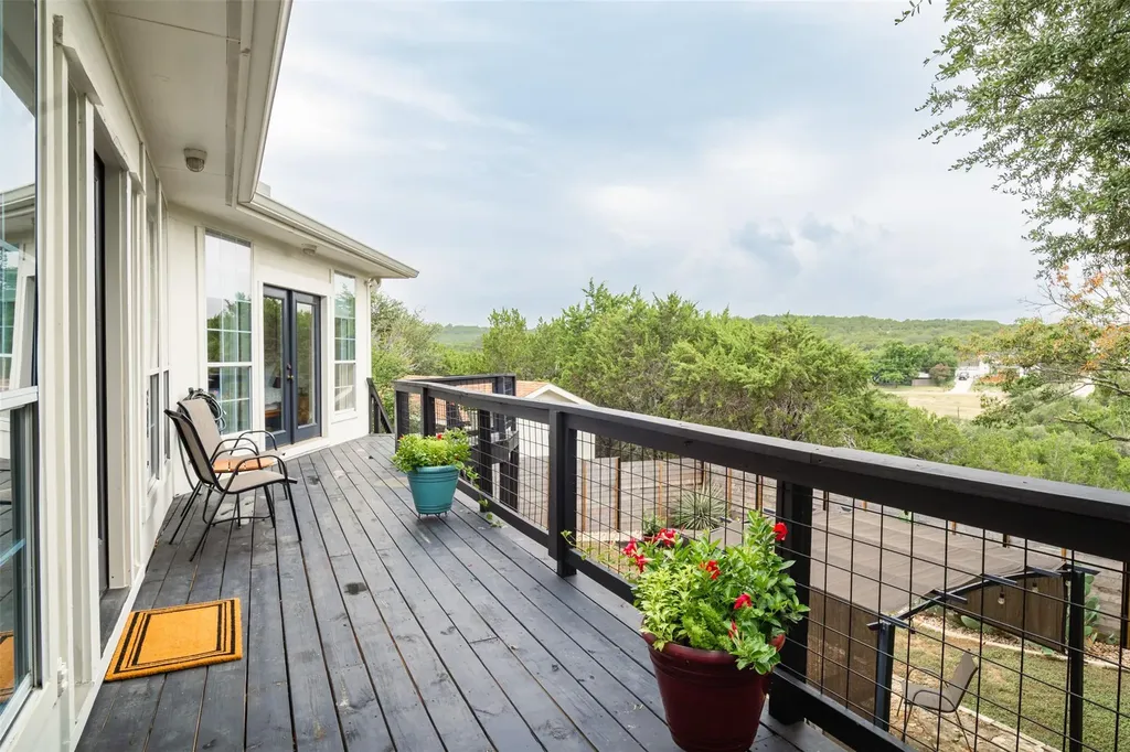 21900 Moulin Drive Spicewood TX 78669