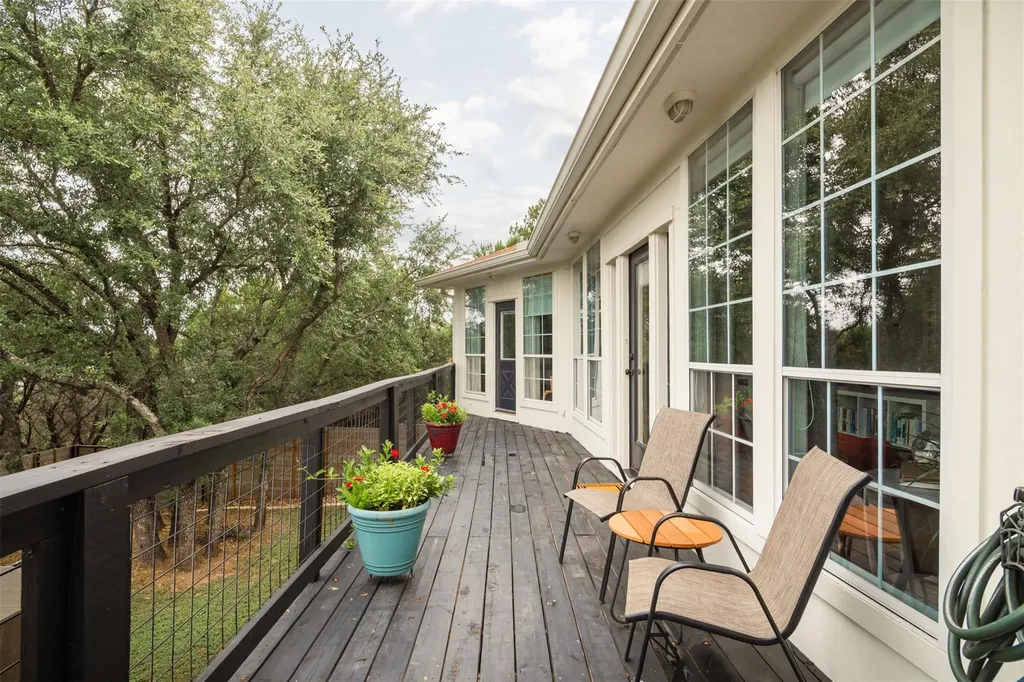 21900 Moulin Drive Spicewood TX 78669