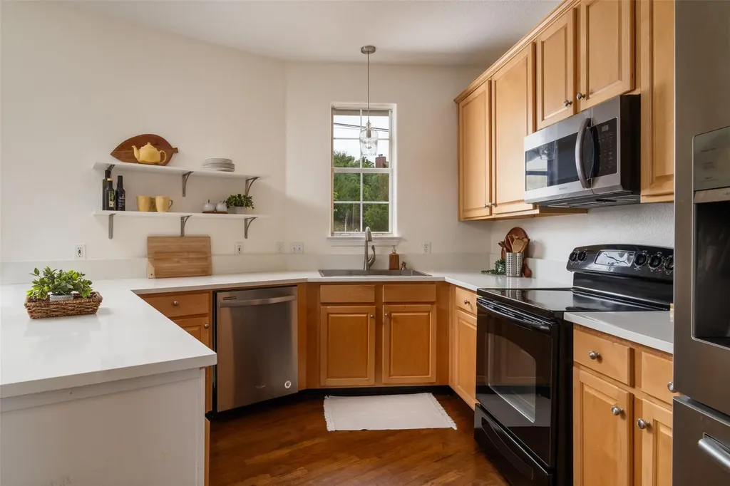 21900 Moulin Drive Spicewood TX 78669