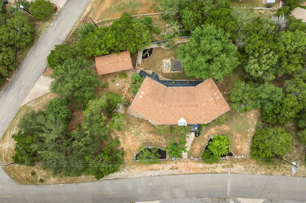 21900 Moulin Drive Spicewood TX 78669