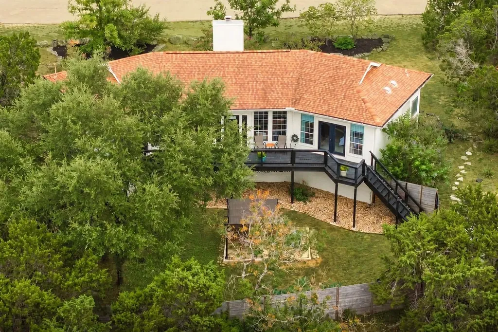 21900 Moulin Drive Spicewood TX 78669