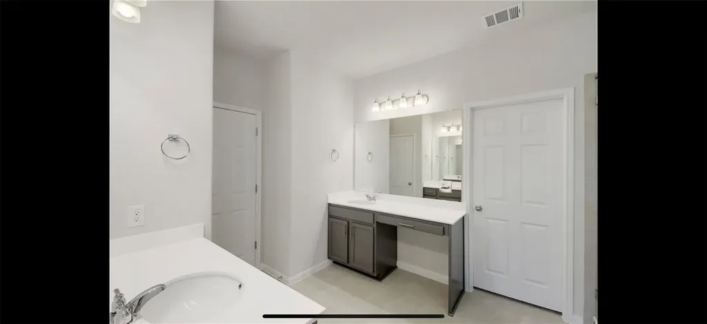 100 Petersburg Street Leander TX 78641