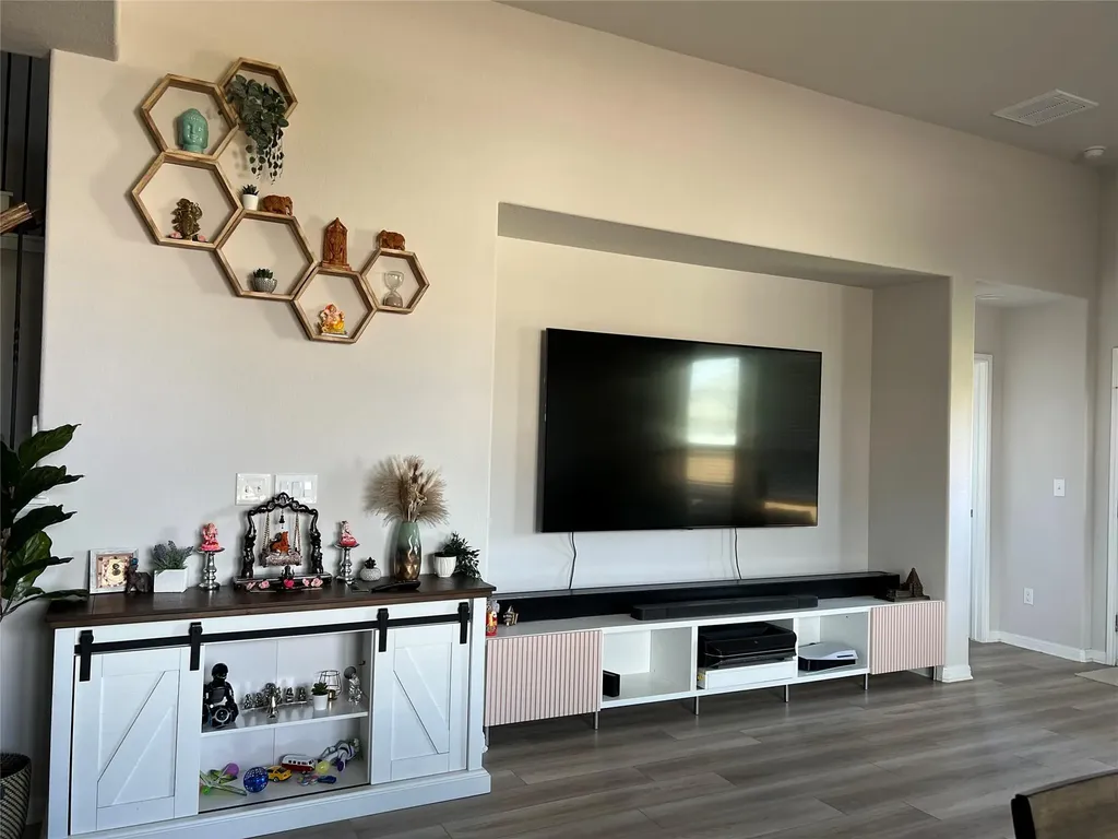100 Petersburg Street Leander TX 78641