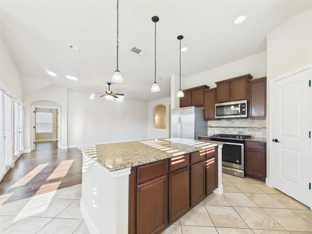 501 Kirkhill Street Hutto TX 78634