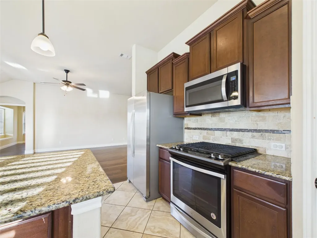 501 Kirkhill Street Hutto TX 78634