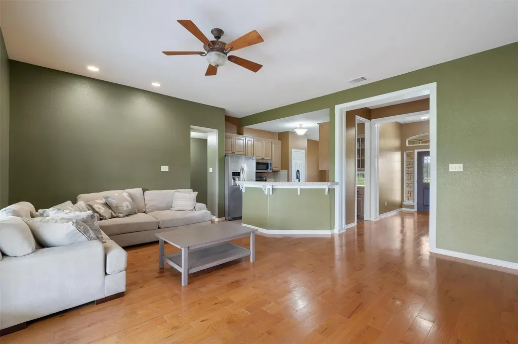 130 Cotton Rows Lane Taylor TX 76574