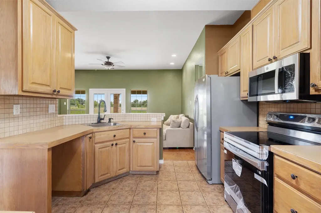 130 Cotton Rows Lane Taylor TX 76574