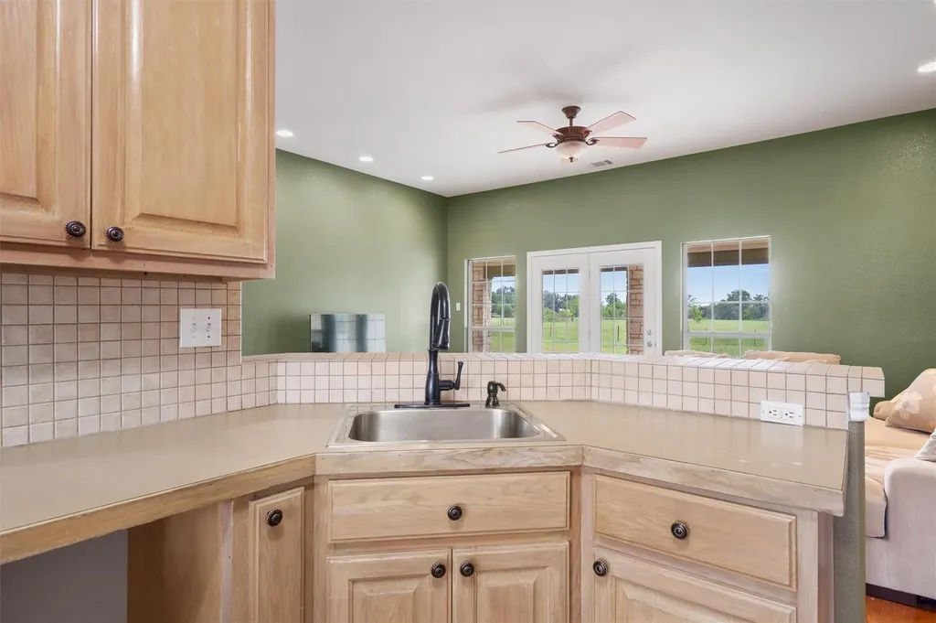130 Cotton Rows Lane Taylor TX 76574