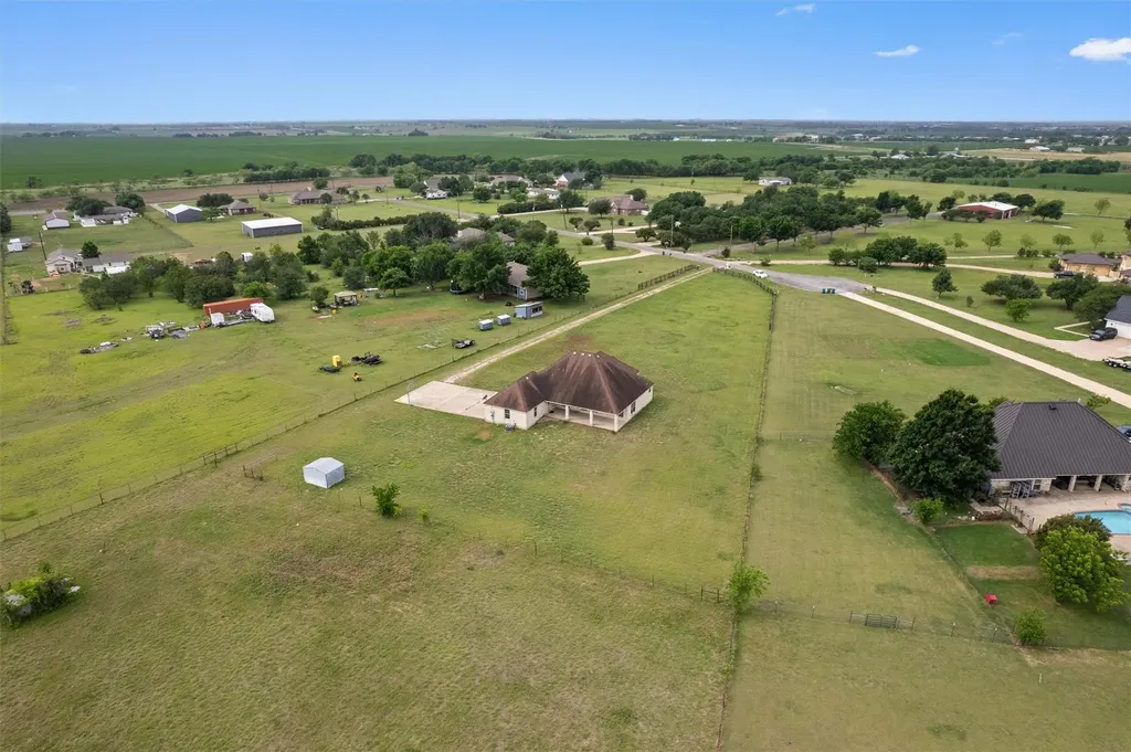 130 Cotton Rows Lane Taylor TX 76574