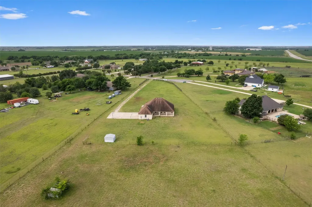 130 Cotton Rows Lane Taylor TX 76574