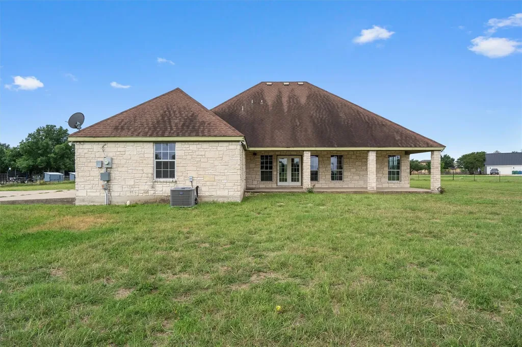 130 Cotton Rows Lane Taylor TX 76574