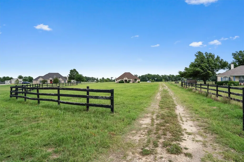 130 Cotton Rows Lane Taylor TX 76574