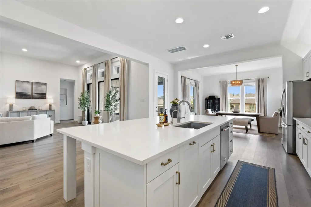 600 Bonfisk Bend Austin TX 78738