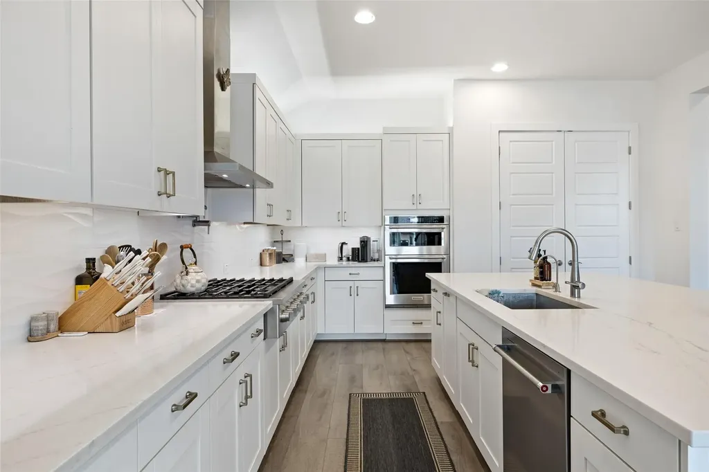 600 Bonfisk Bend Austin TX 78738