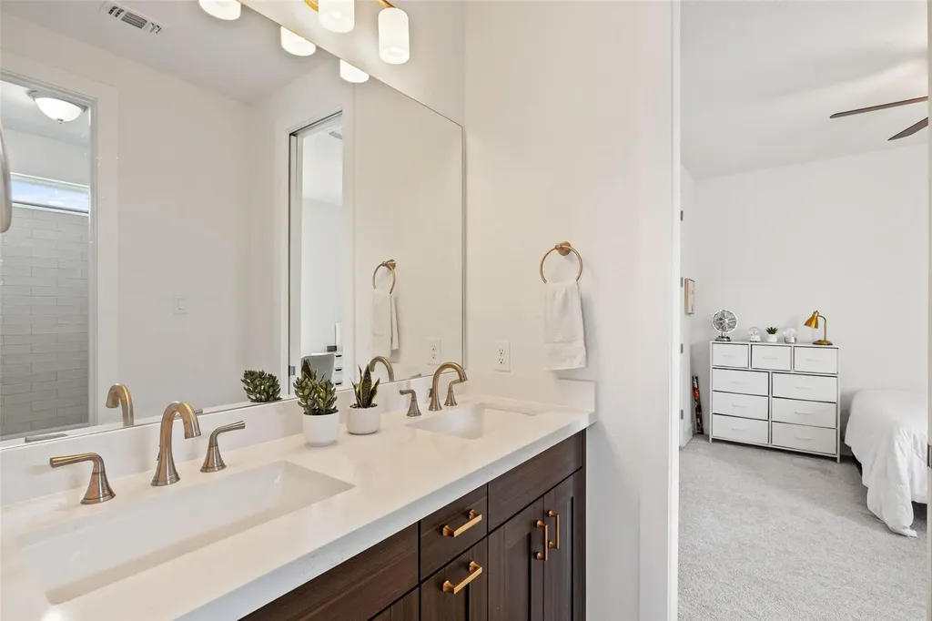 600 Bonfisk Bend Austin TX 78738