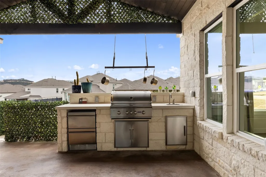 600 Bonfisk Bend Austin TX 78738