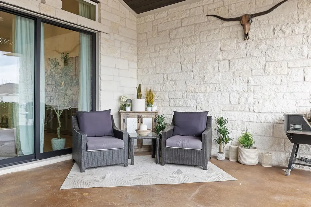 600 Bonfisk Bend Austin TX 78738